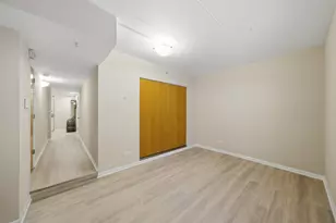 1038 Susan Collin Ln, Oak Park, IL 60302 - Photo 4