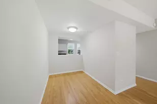 1038 Susan Collin Ln, Oak Park, IL 60302 - Photo 10