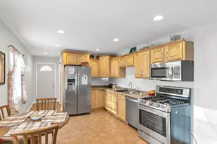111 S Bartlett Rd, Streamwood, IL 60107 - Photo 8