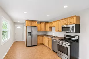 111 S Bartlett Rd, Streamwood, IL 60107 - Photo 6