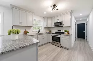 2524 W 45th St, Chicago, IL 60632 - Photo 4