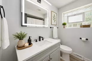 2524 W 45th St, Chicago, IL 60632 - Photo 8