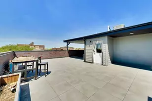 2437 W Foster Ave, Chicago, IL 60625 - Photo 38
