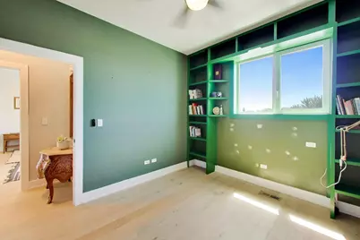 2437 W Foster Avenue #202, Chicago, IL 60625 - Photo 26