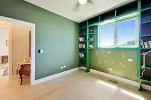 2437 W Foster Ave, Chicago, IL 60625 - Photo 26