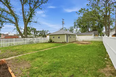 183 N Cleveland Avenue, Bradley, IL 60915 - Photo 6