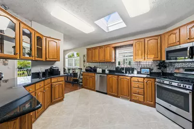 236 Forestview Drive, Crystal Lake, IL 60014 - Photo 4