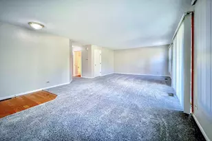 120 Inverness Ct, Elk Grove Village, IL 60007 - Photo 4