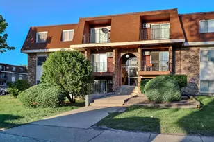 1085 Valley Ln, Hoffman Estates, IL 60169 - Photo 1