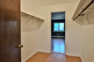 1085 Valley Ln, Hoffman Estates, IL 60169 - Photo 12