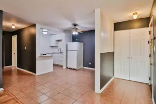 1085 Valley Ln, Hoffman Estates, IL 60169 - Photo 2