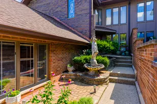 1210 Hawthorne Ln, Hinsdale, IL 60521 - Photo 2