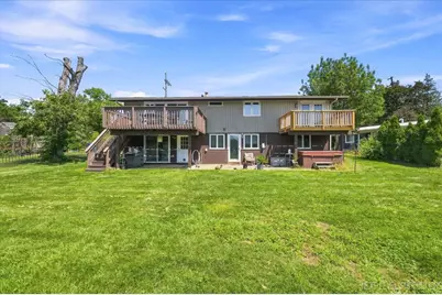 1627 Riverside Avenue, Saint Charles, IL 60174 - Photo 2
