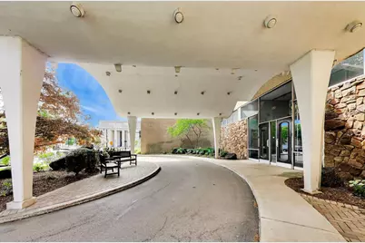151 N Kenilworth Avenue #2G, Oak Park, IL 60301 - Photo 2