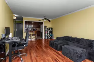 3930 N Pine Grove Ave, Chicago, IL 60613 - Photo 6