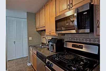 1217 S Old Wilke Road #201, Arlington Heights, IL 60005 - Photo 4