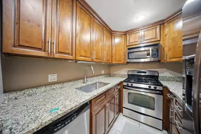 550 Vine Avenue #104, Highland Park, IL 60035 - Photo 6