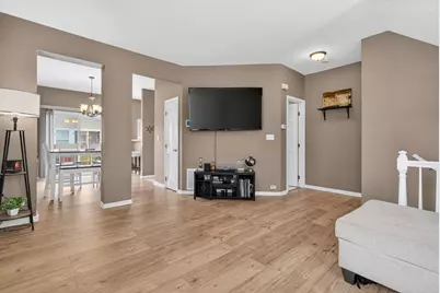 1105 Village Center Parkway #8, Aurora, IL 60506 - Photo 10