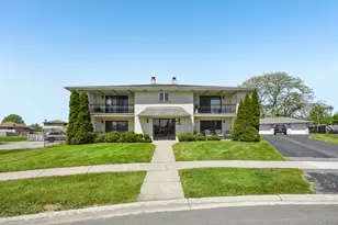 16518 Crescent Ave, Tinley Park, IL 60477 - Photo 2