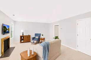 680 Savannah Ln, Crystal Lake, IL 60014 - Photo 8