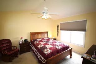 25 Oak Park Rd, Bloomington, IL 61701 - Photo 12