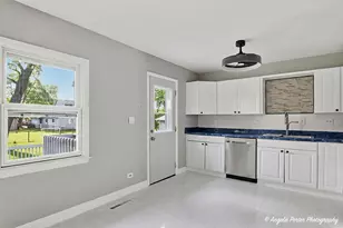 410 Willow Rd, Wauconda, IL 60084 - Photo 6