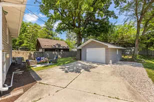 648 S Main St, Naperville, IL 60540 - Photo 28