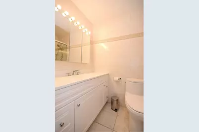 211 E Ohio Street #2721, Chicago, IL 60611 - Photo 20