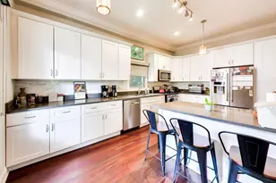 541 N Lombard Ave, Oak Park, IL 60302 - Photo 10