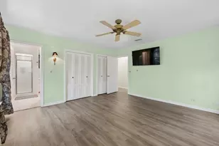 410 Flossmoor Ave, Waukegan, IL 60085 - Photo 10