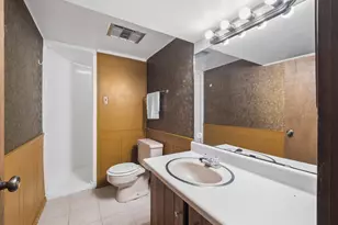 410 Flossmoor Ave, Waukegan, IL 60085 - Photo 18