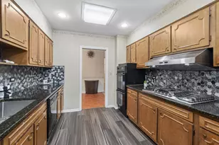 410 Flossmoor Ave, Waukegan, IL 60085 - Photo 4