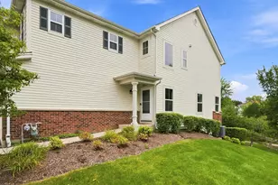 1493 Yosemite Cir, Crystal Lake, IL 60014 - Photo 2