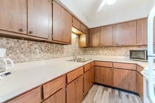 222 Madison St, Joliet, IL 60435 - Photo 6