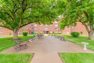 222 Madison St, Joliet, IL 60435 - Photo 4