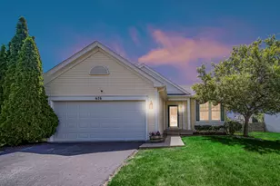 676 Hamilton Ln, North Aurora, IL 60542 - Photo 2