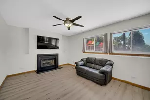 676 Hamilton Ln, North Aurora, IL 60542 - Photo 12