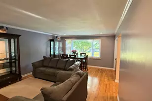 639 N Kaspar Ave, Arlington Heights, IL 60004 - Photo 6