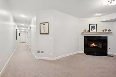 5617 W Lawrence Avenue #1, Chicago, IL 60630 - Photo 32