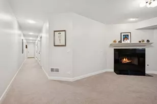 5617 W Lawrence Ave, Chicago, IL 60630 - Photo 32
