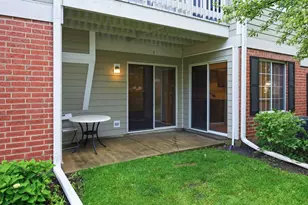 225 Columbia Ct, Schaumburg, IL 60193 - Photo 16
