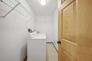 225 Columbia Ct, Schaumburg, IL 60193 - Photo 14