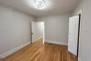 7655 S Yates Blvd, Chicago, IL 60649 - Photo 8