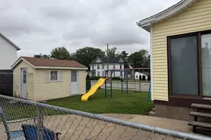 305 S Clinton St, Morrison, IL 61270 - Photo 16