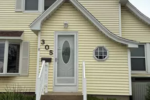 305 S Clinton St, Morrison, IL 61270 - Photo 2