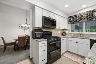 606 Arlington Ln, South Elgin, IL 60177 - Photo 10