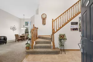 606 Arlington Ln, South Elgin, IL 60177 - Photo 4