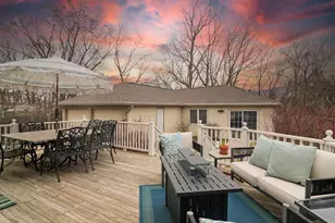 123 Raymond Ave, Barrington, IL 60010 - Photo 2