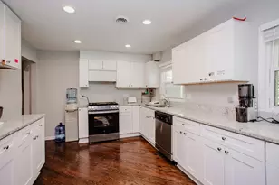 29W625 Hawthorne Ln, West Chicago, IL 60185 - Photo 16