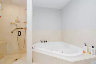 29W625 Hawthorne Ln, West Chicago, IL 60185 - Photo 40